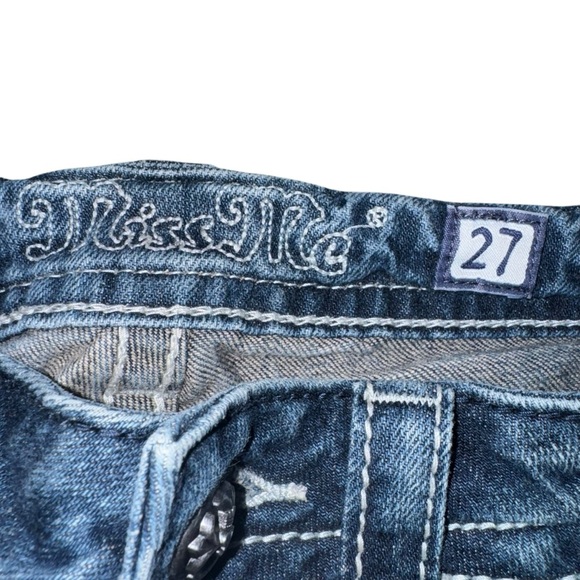 Miss Me Jeans Women’s Fleur De Lis SZ 27 Blue Distressed Boot Whiskering - Picture 5 of 7
